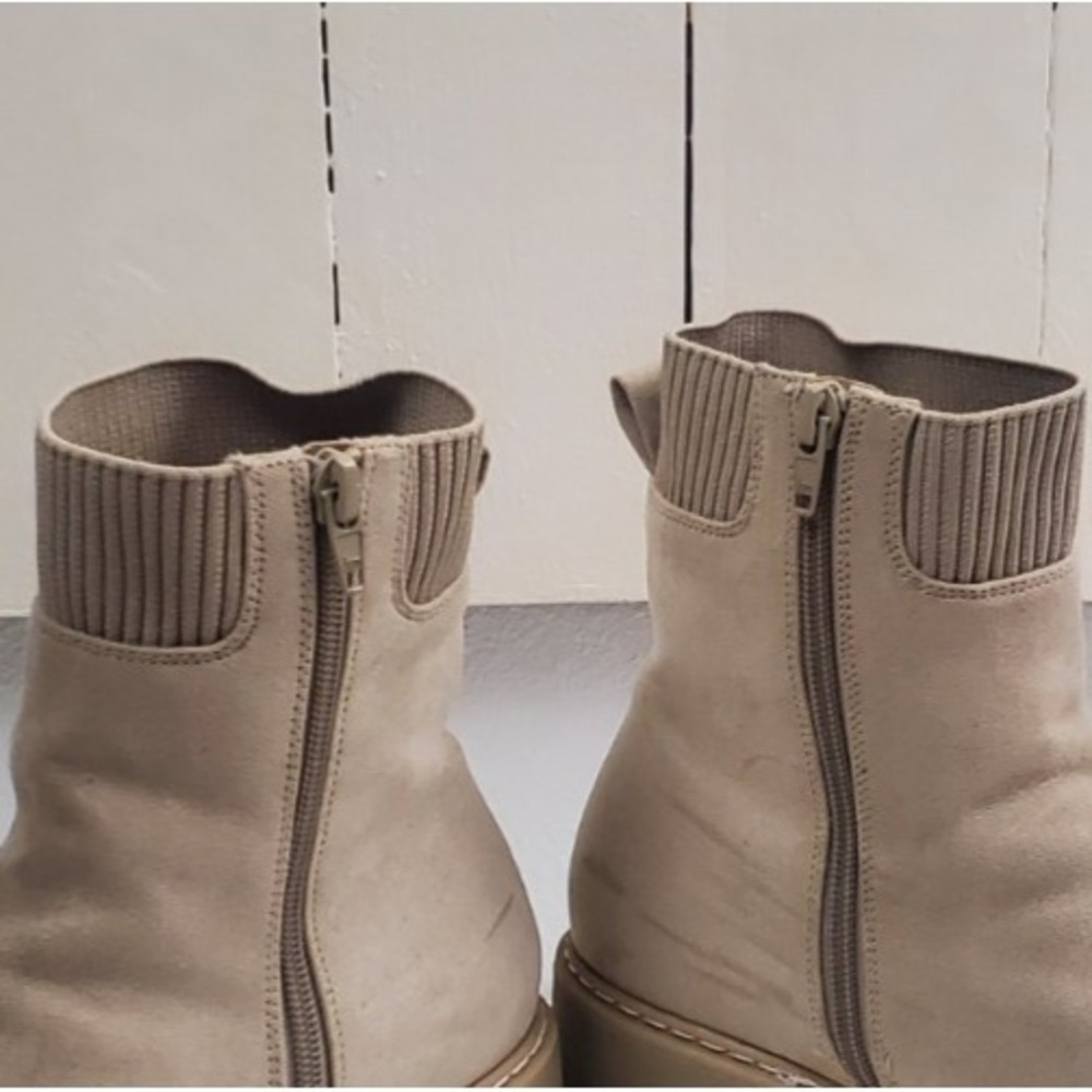 Chunky Lug Sole Ankle Boots Womens Size 9 Taupe Sock Boot Cozy Minimalist - Picture 8 of 10